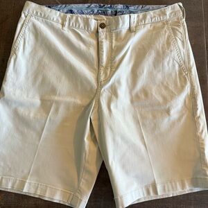 Tommy Bahama Flat Front Casual Tan Shorts Men's Size 38